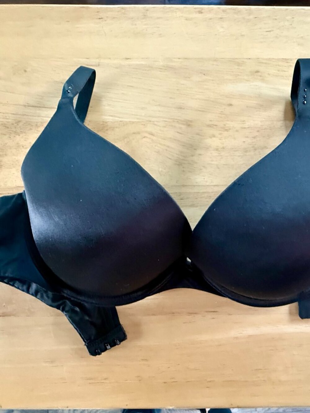 Victoria's Secret body by victoria bra, demi cup, size 36 C